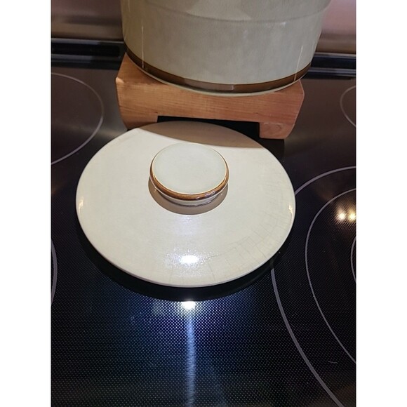 Topaz Stoneware Round Covered Casserole Dish Hand painted Oven Proof Japan 64oz - Picture 4 of 6